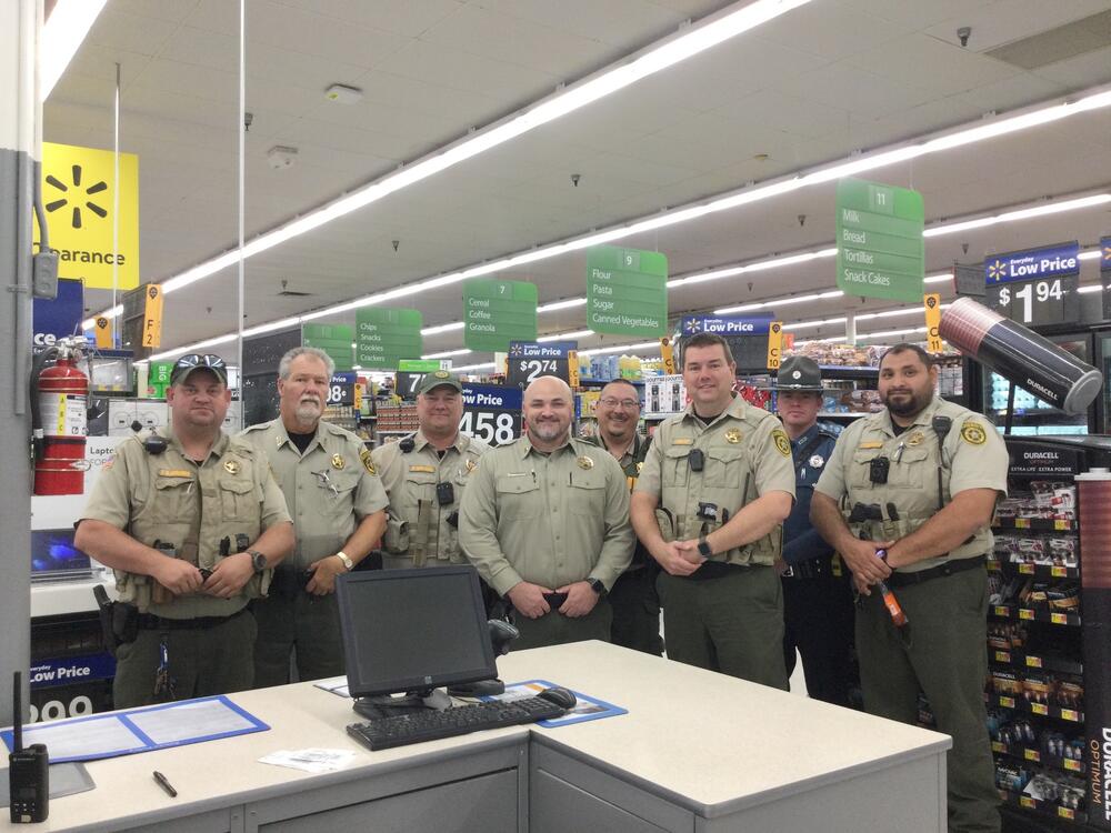 Shop with a Cop in at the Paris Walmart Group Photo