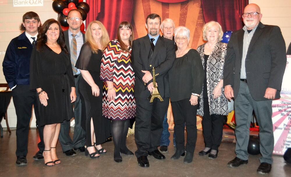 Photo of Shane Molton and Family for Volunteer of the Year