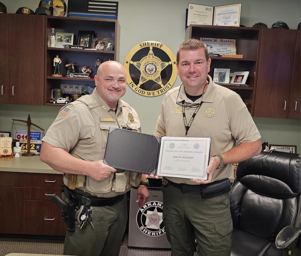 Sheriff Masser Receiving Lifesaver Award